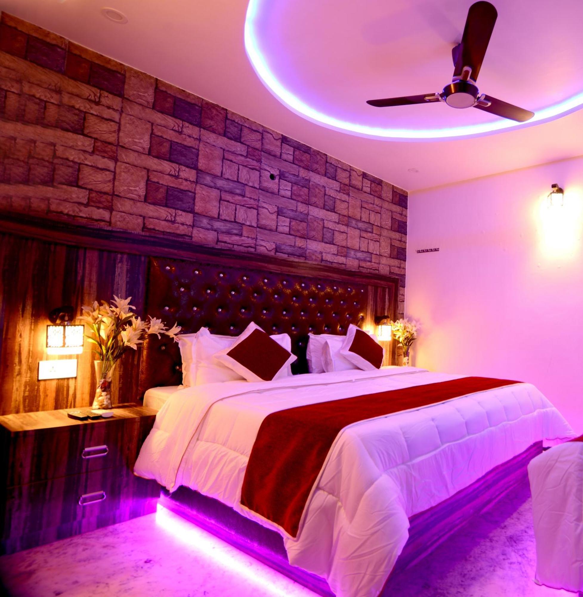Aman Homestay, A Boutique Hotel Агра Экстерьер фото