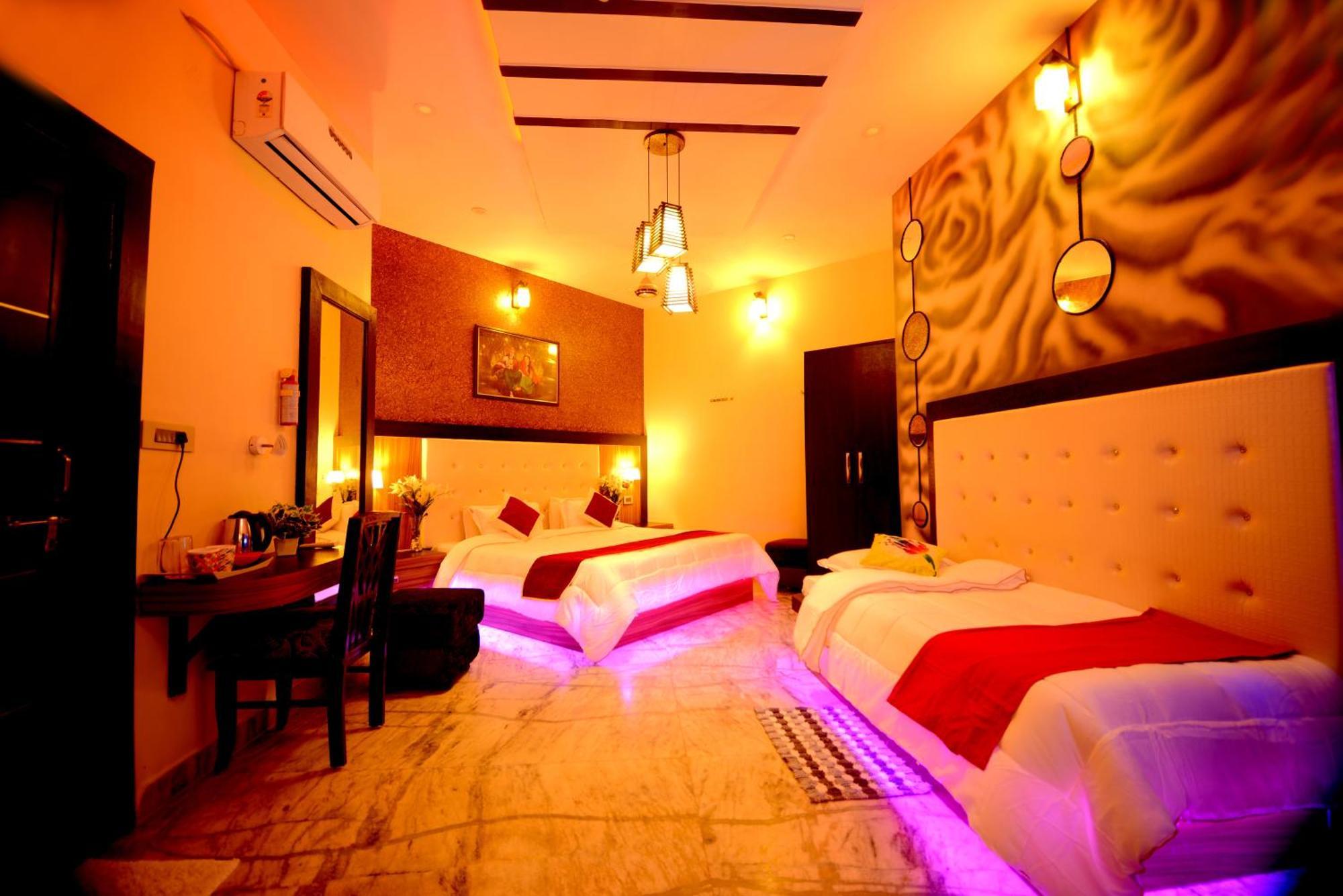 Aman Homestay, A Boutique Hotel Агра Экстерьер фото