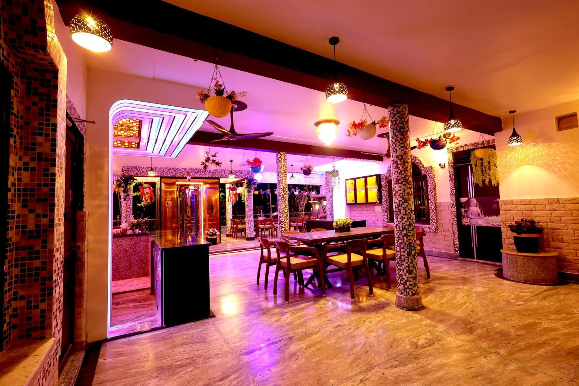 Aman Homestay, A Boutique Hotel Агра Экстерьер фото