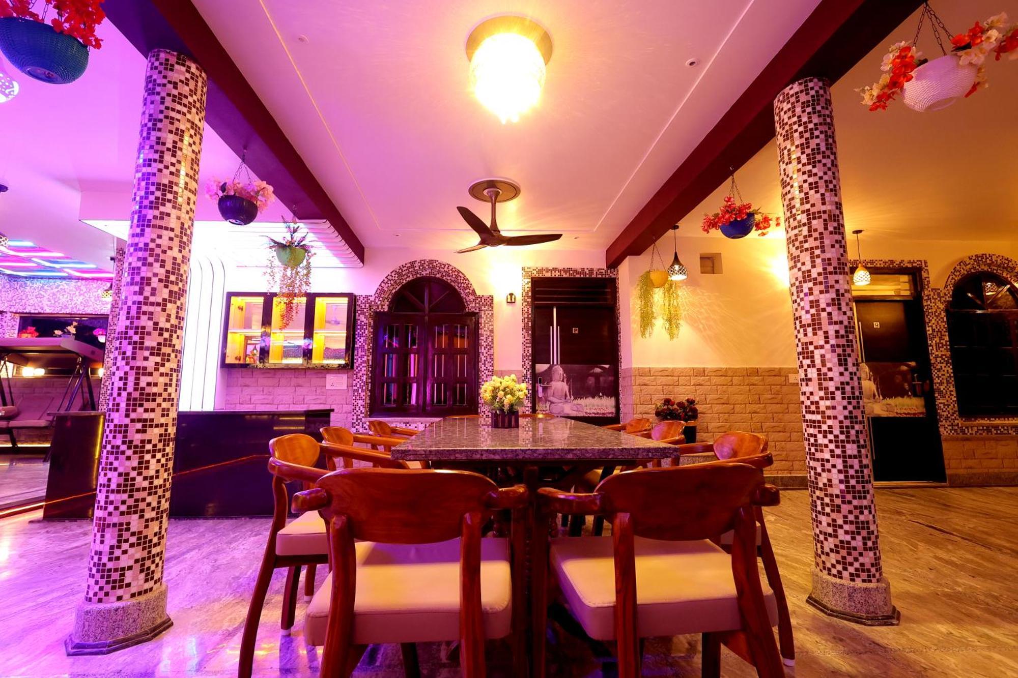 Aman Homestay, A Boutique Hotel Агра Экстерьер фото