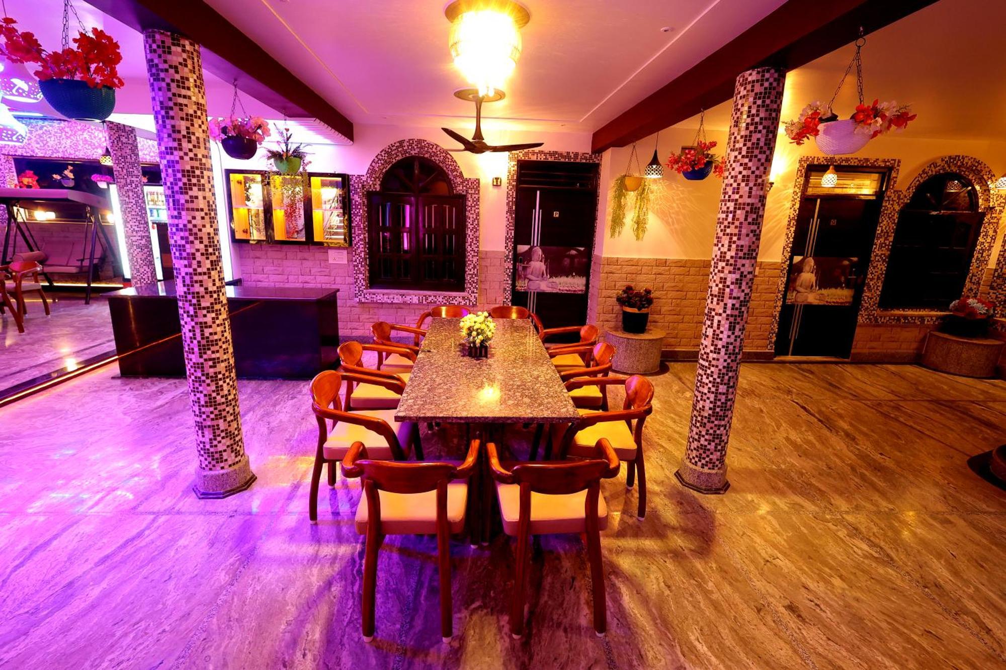 Aman Homestay, A Boutique Hotel Агра Экстерьер фото