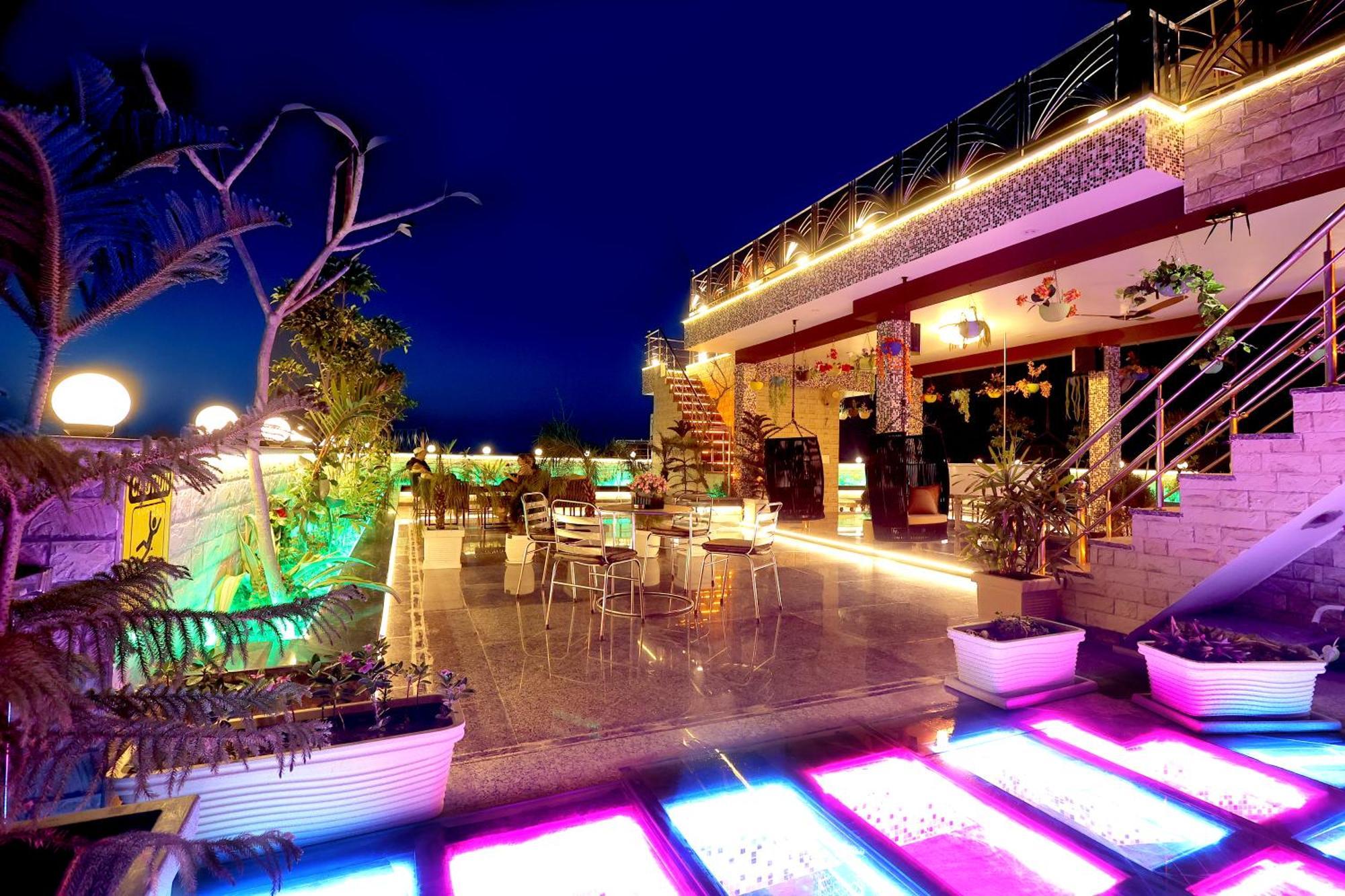 Aman Homestay, A Boutique Hotel Агра Экстерьер фото