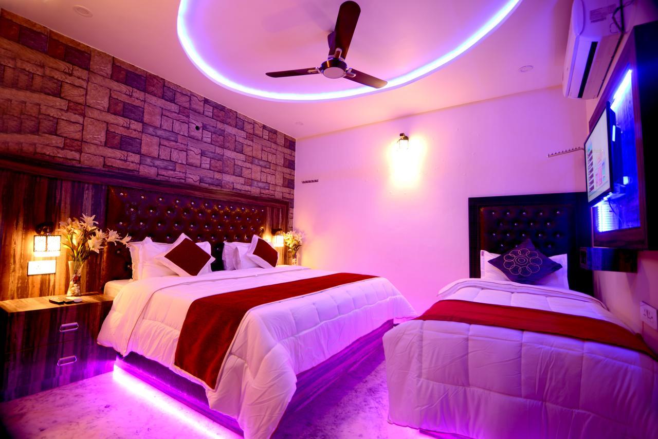 Aman Homestay, A Boutique Hotel Агра Экстерьер фото
