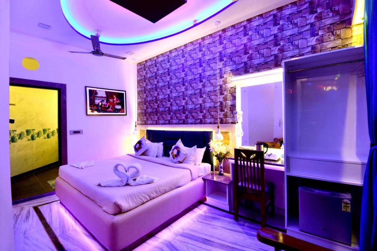 Aman Homestay, A Boutique Hotel Агра Экстерьер фото